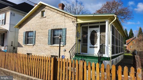 803 NEW YORK AVENUE MARTINSBURG WV 25401