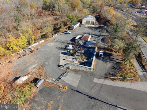 2028 HUNTINGDON PIKE HUNTINGDON VALLEY PA 19006