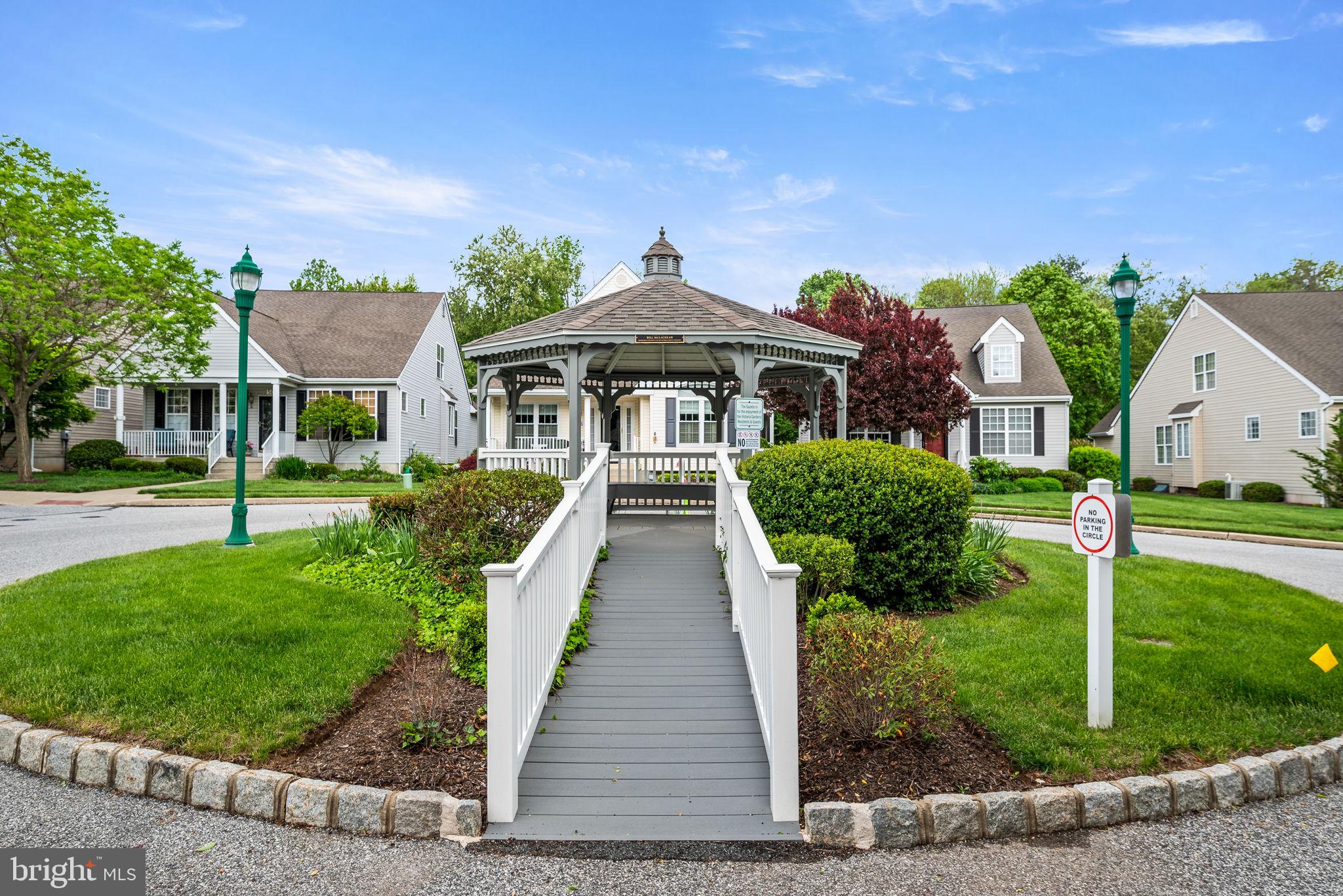 VICTORIA GARDENS - Residential