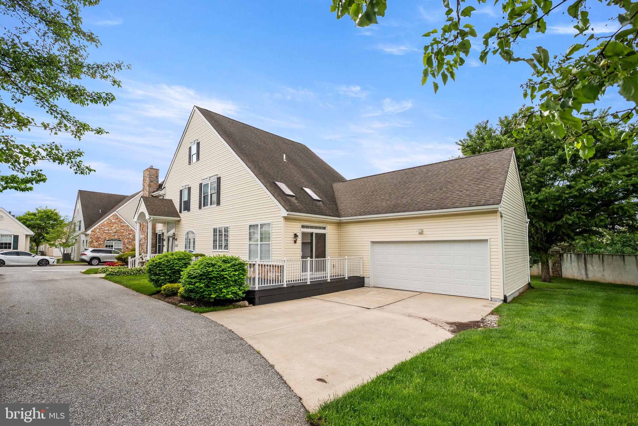 VICTORIA GARDENS - Residential