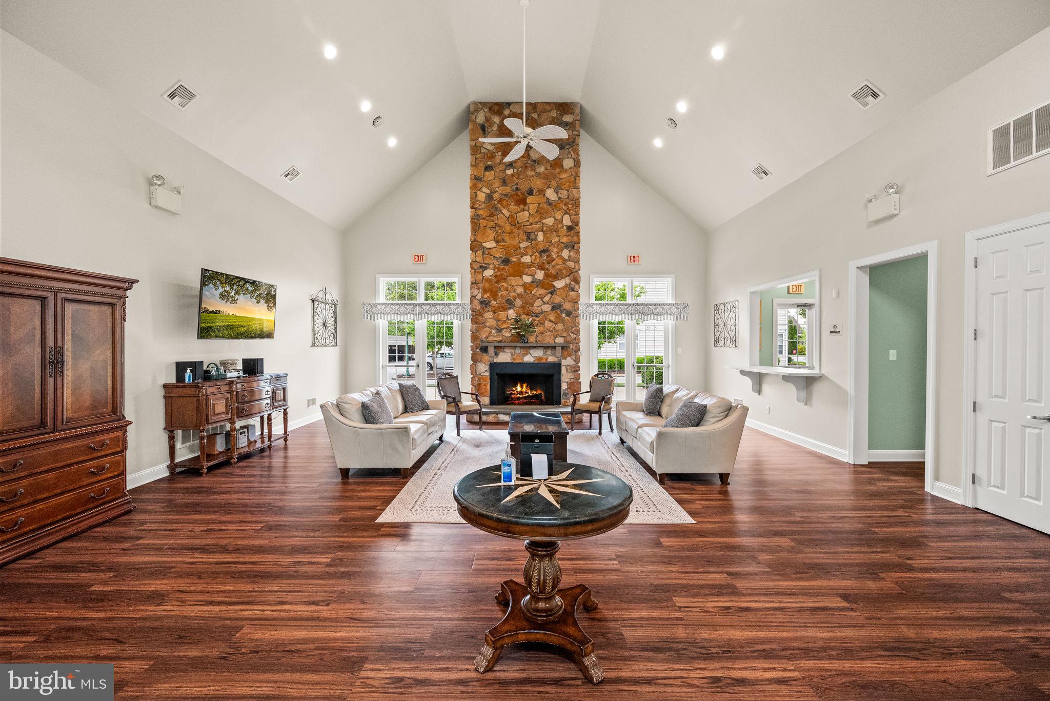 VICTORIA GARDENS - Residential