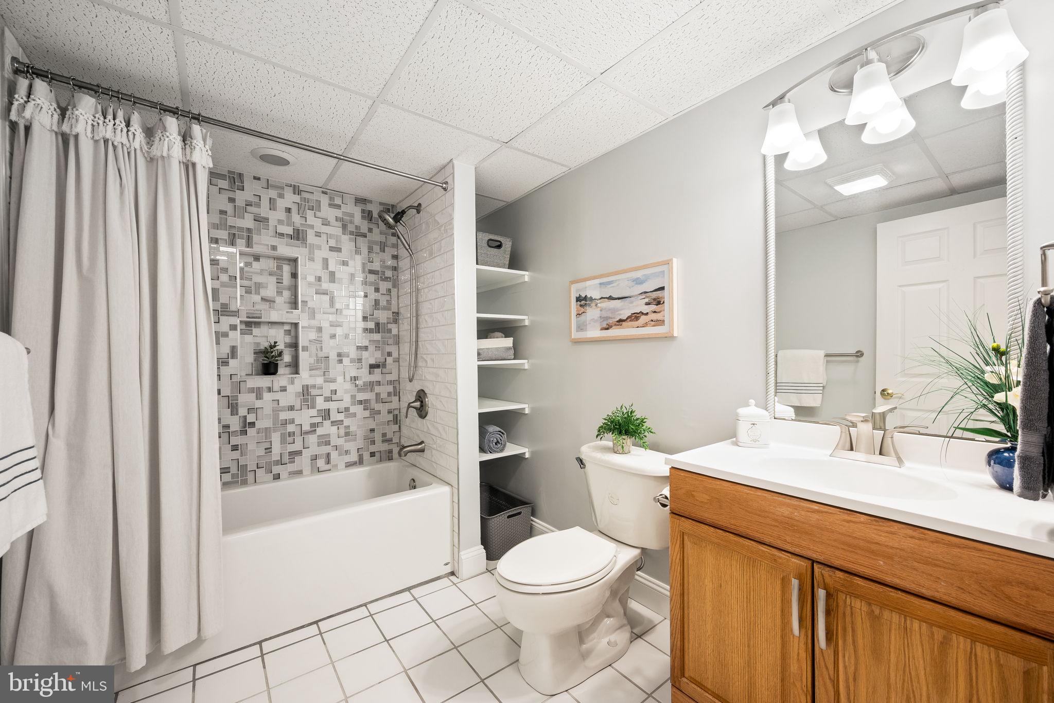 VICTORIA GARDENS - Residential