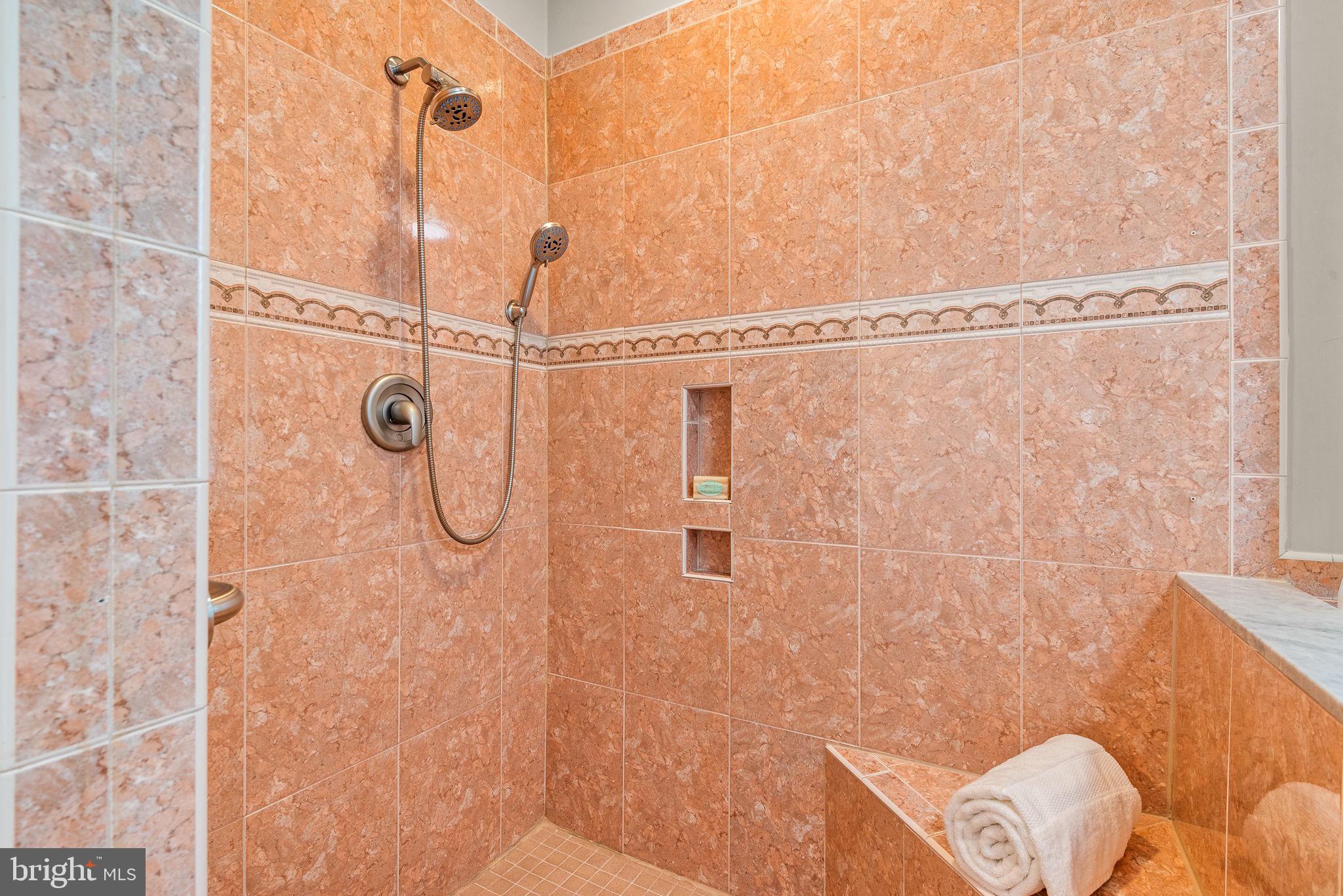 VICTORIA GARDENS - Residential