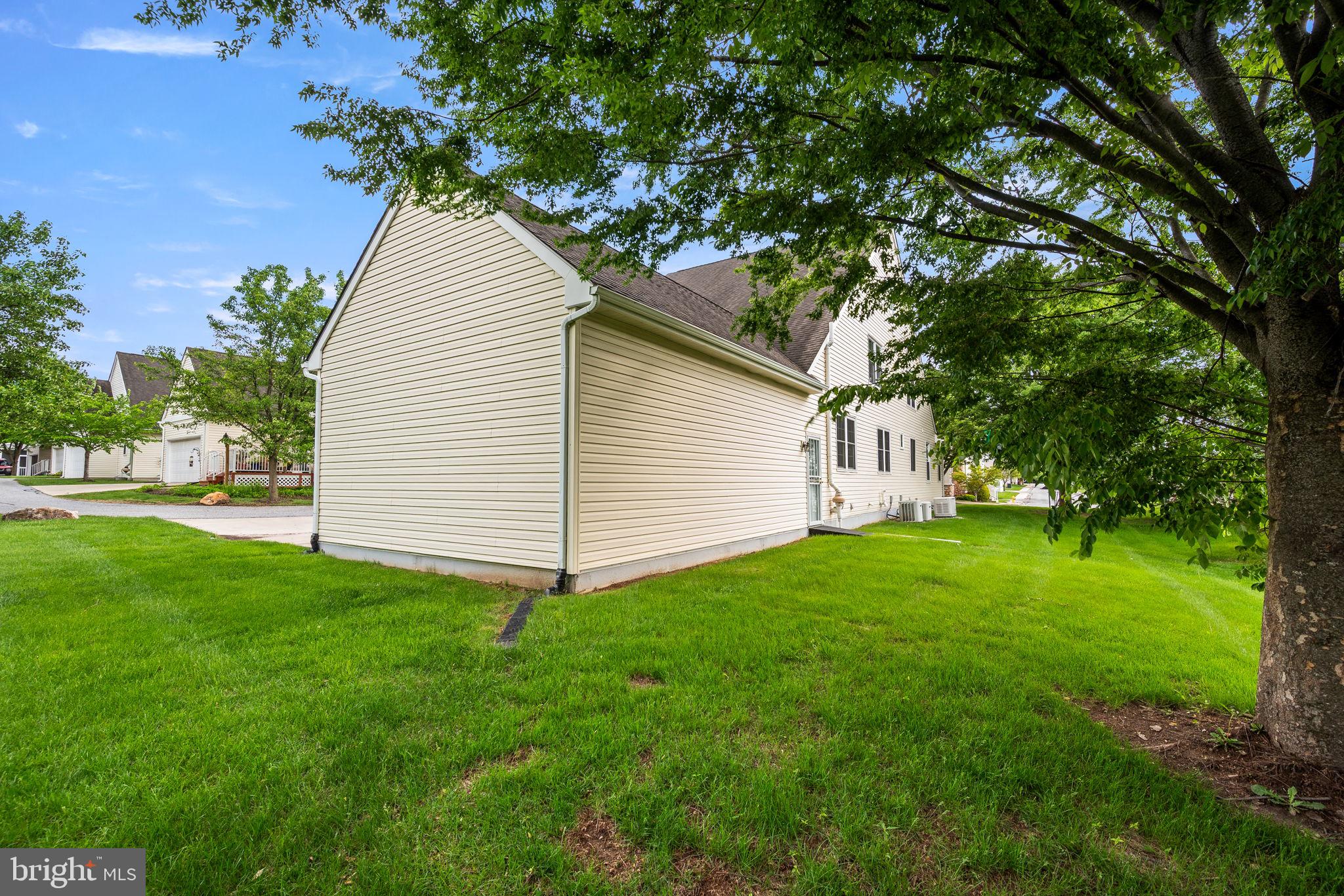 VICTORIA GARDENS - Residential