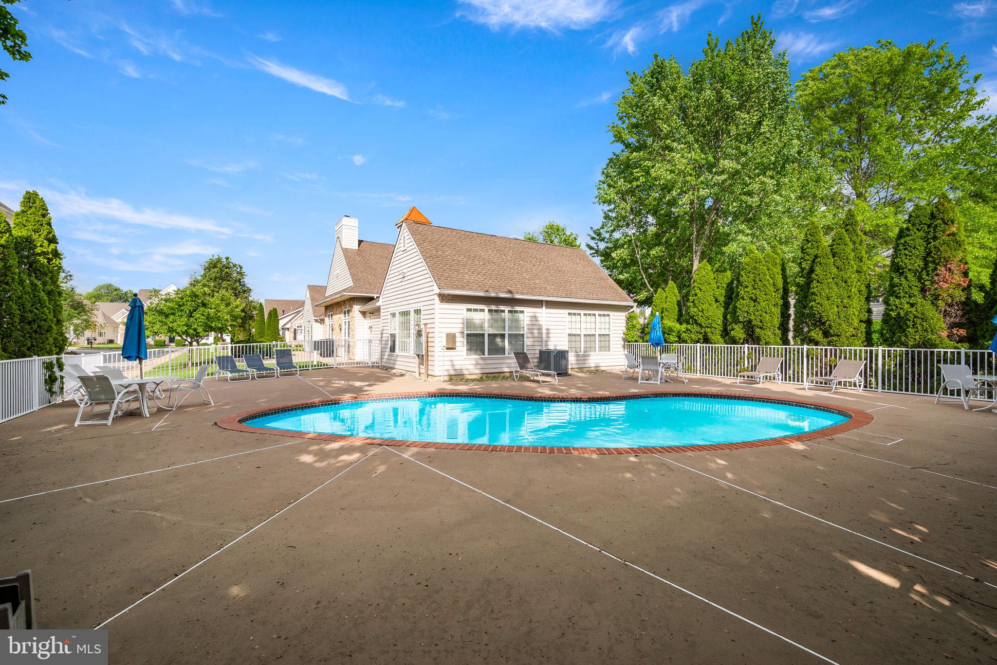 VICTORIA GARDENS - Residential