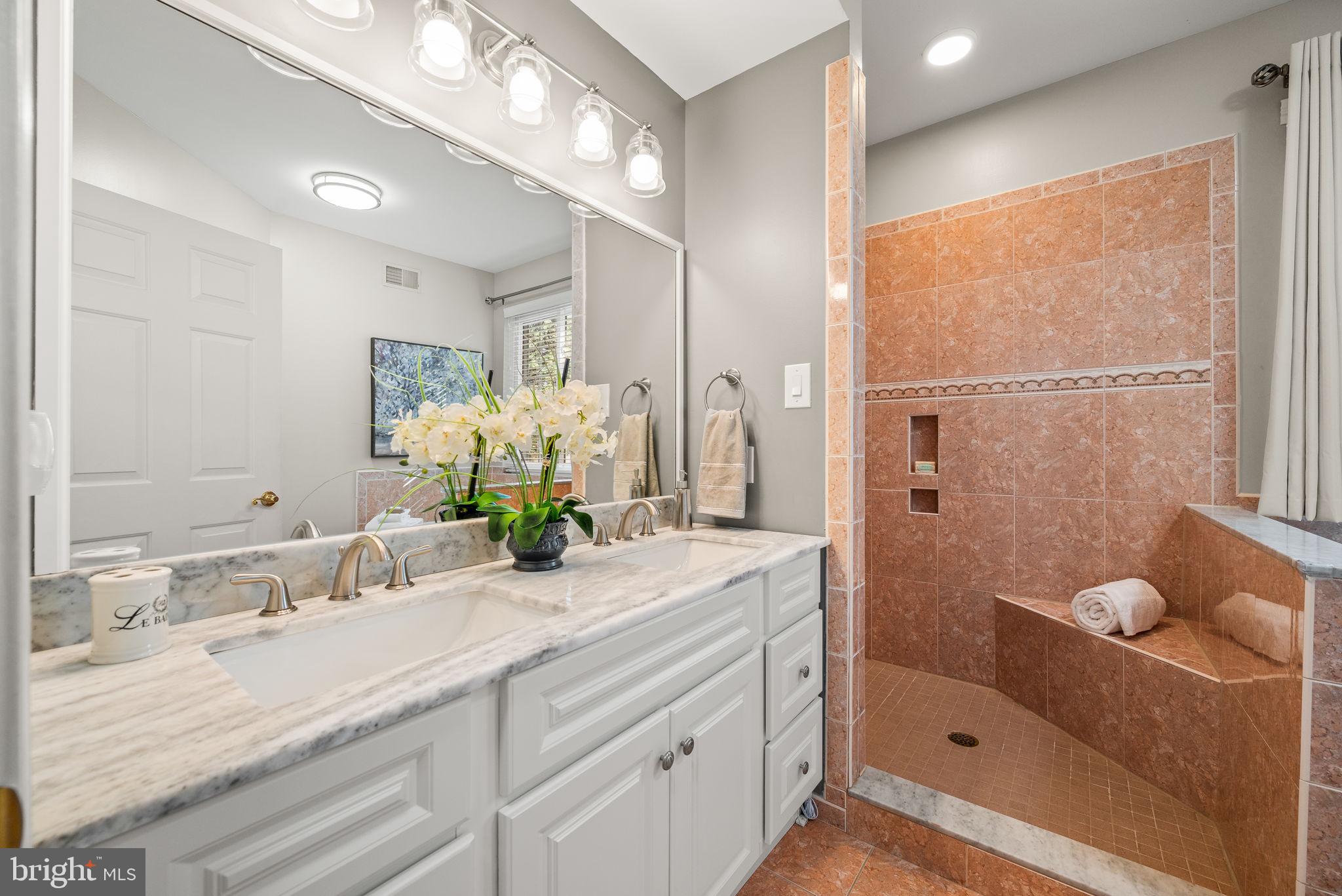 VICTORIA GARDENS - Residential