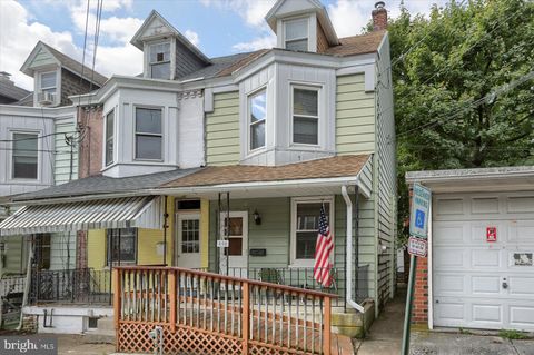 Photo of 850 PRANGLEY AVE, LANCASTER, PA 17603 (MLS # PALA2039184)