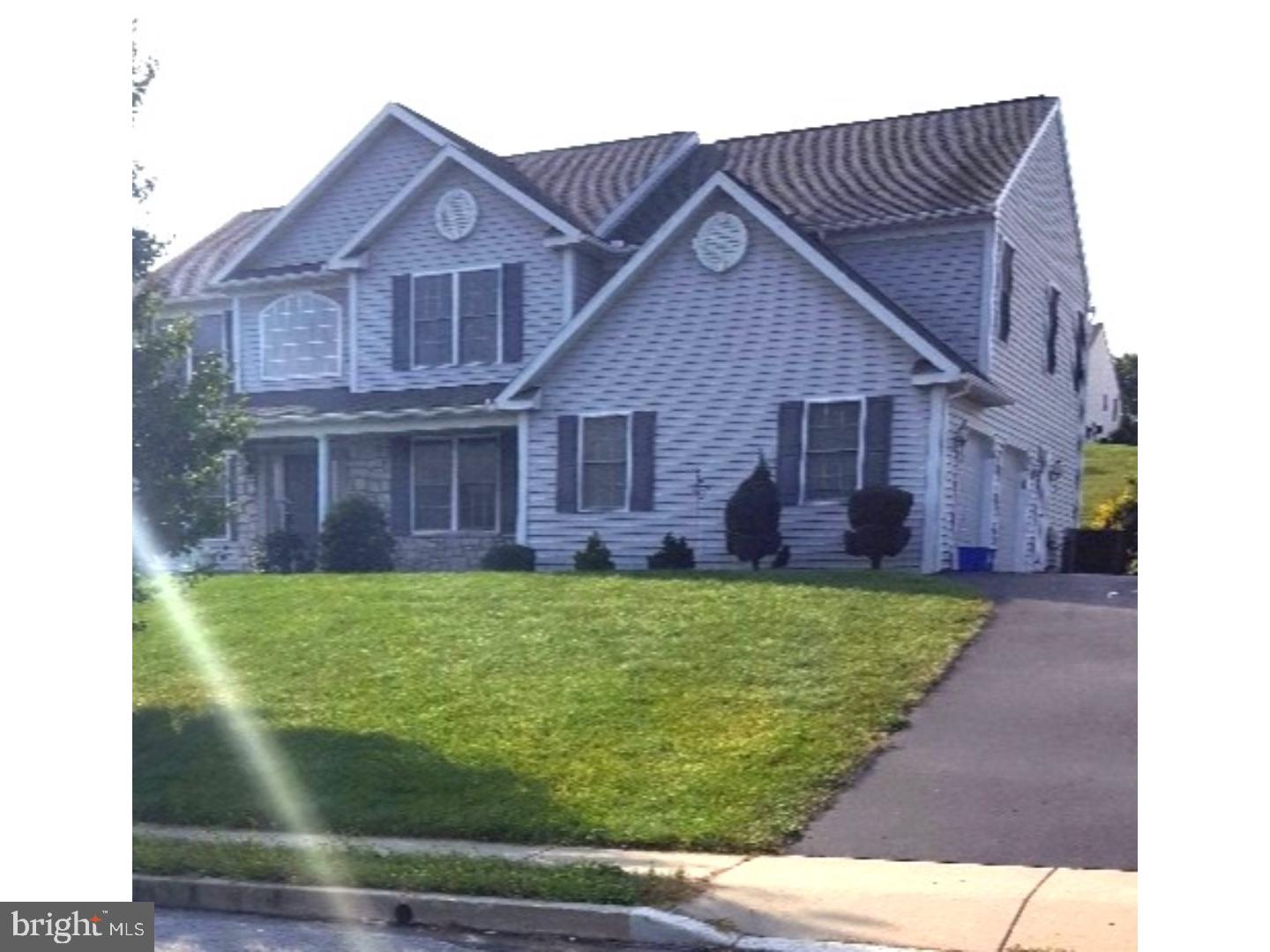 WOODS EDGE - Residential