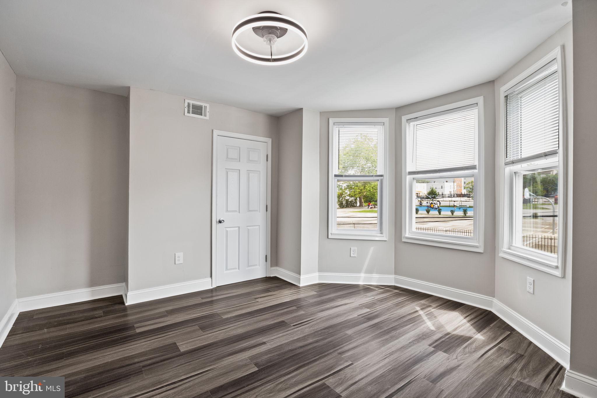 MANTUA - Residential