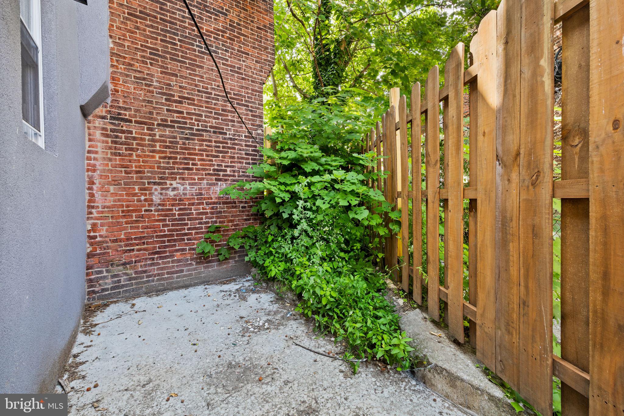 MANTUA - Residential