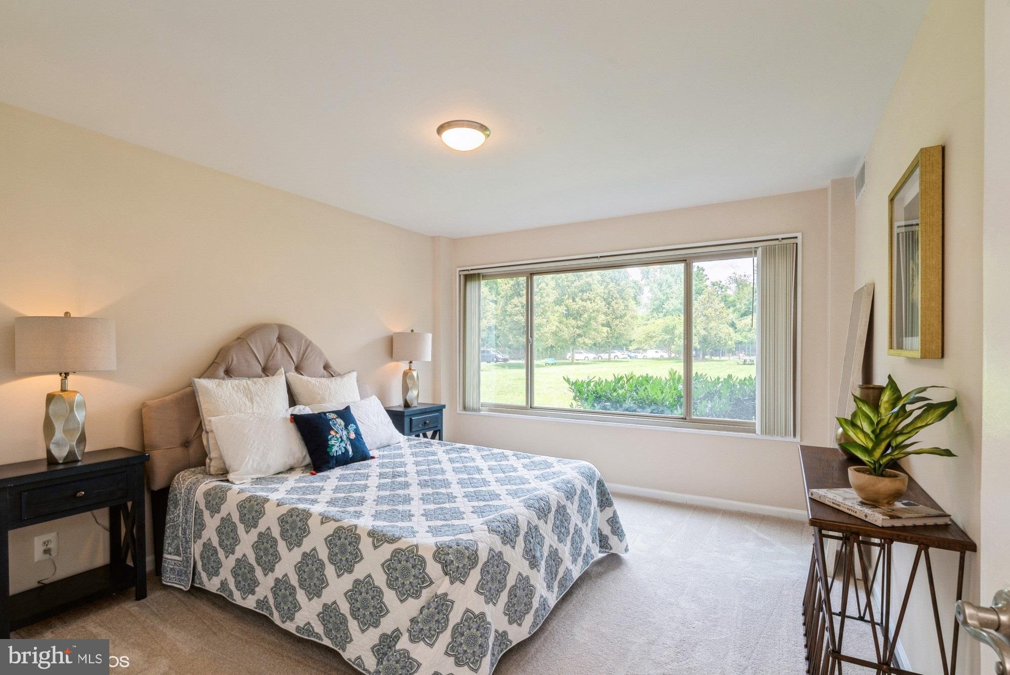 MAIN STREET GREEN - Residential