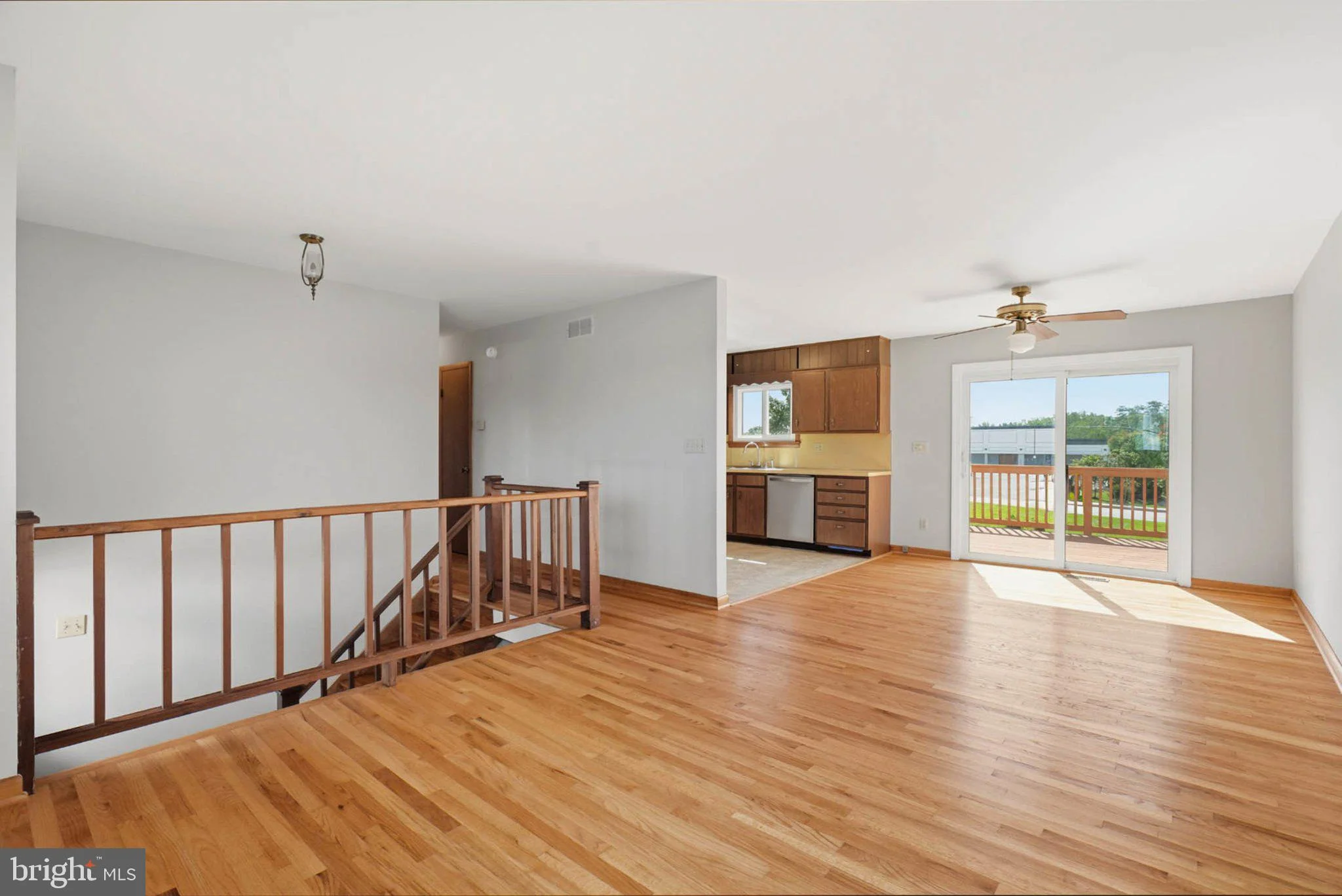 516 E Baltimore Street, Taneytown, MD 21787 photo 5