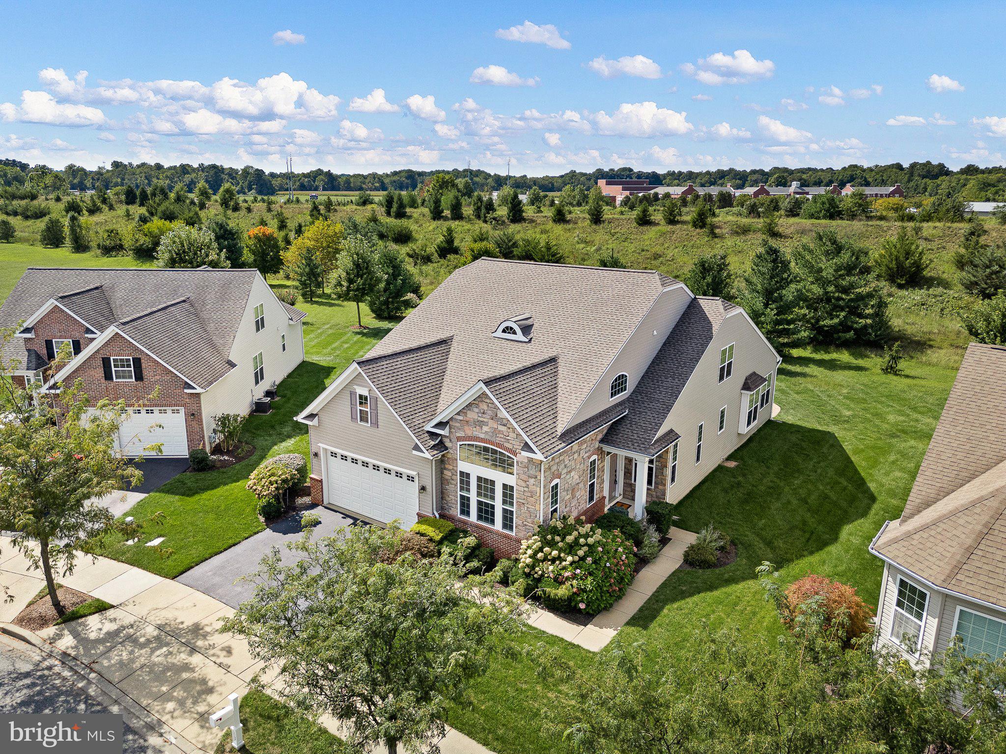 13 PALISADE CIRCLE