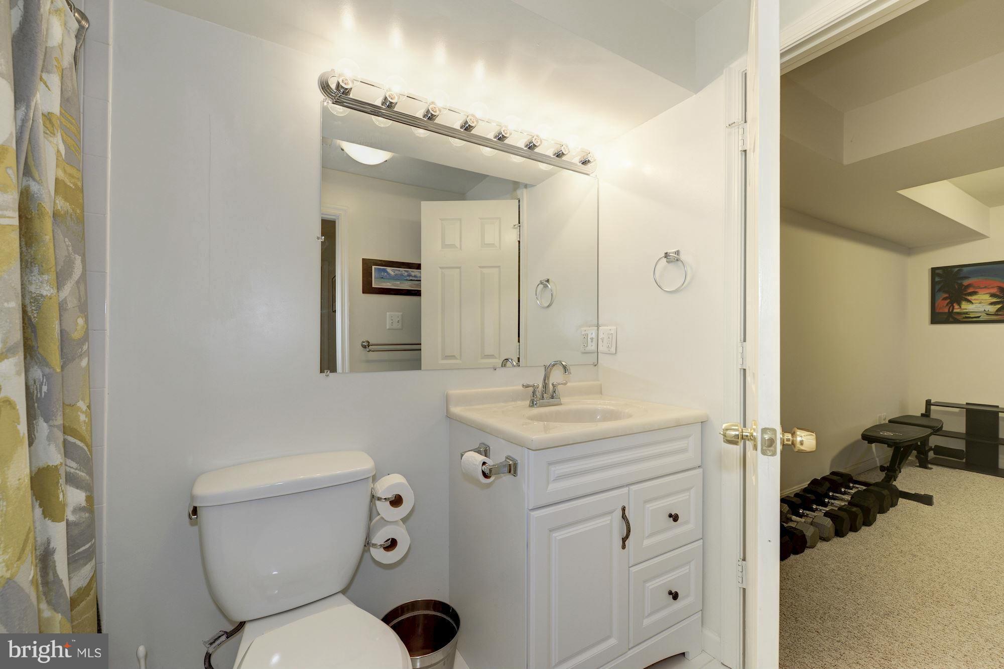 FAIR LAKES - Residential