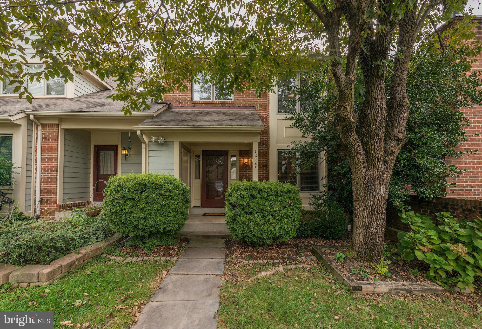 FAIR LAKES - Residential