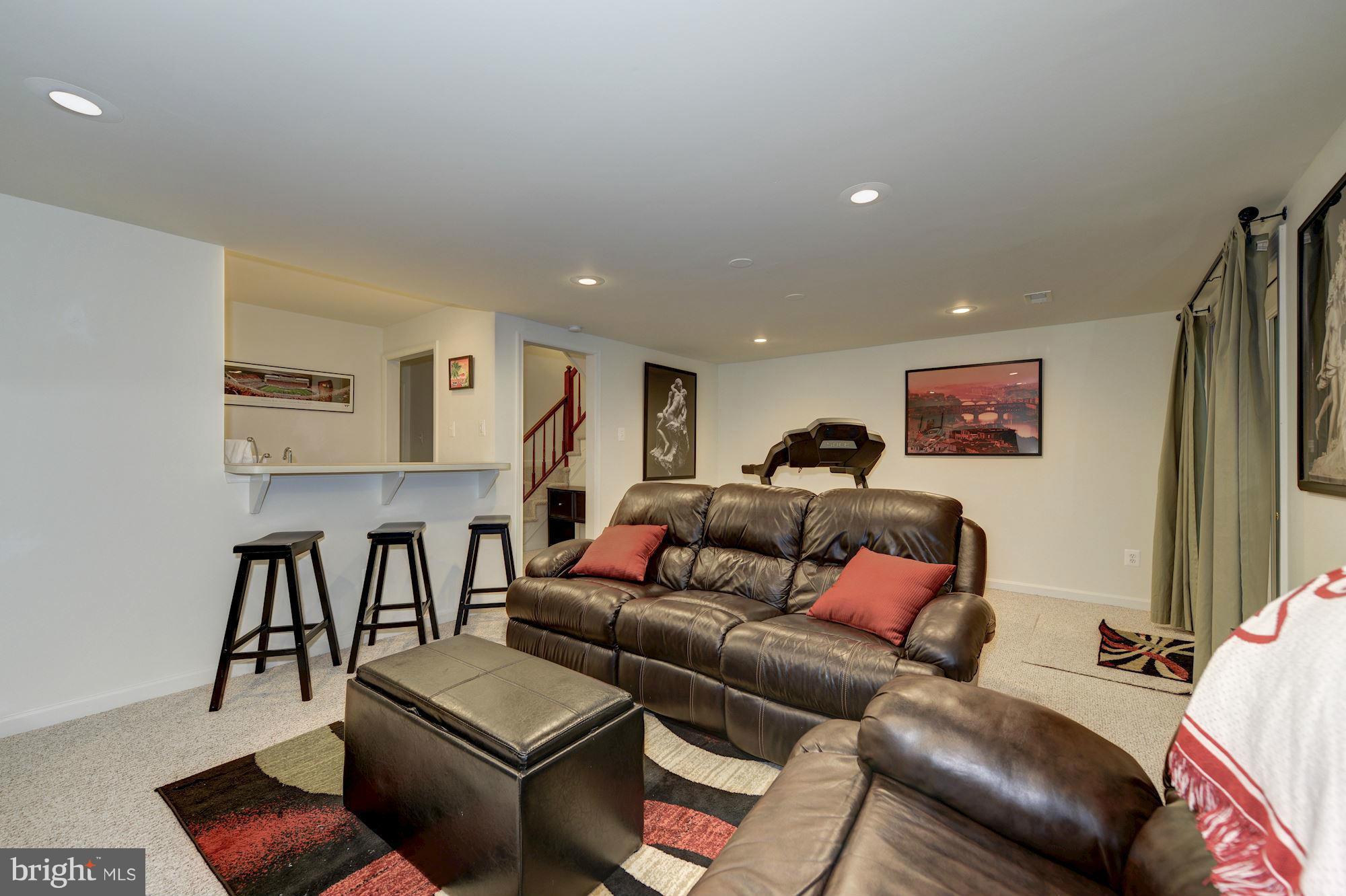 FAIR LAKES - Residential