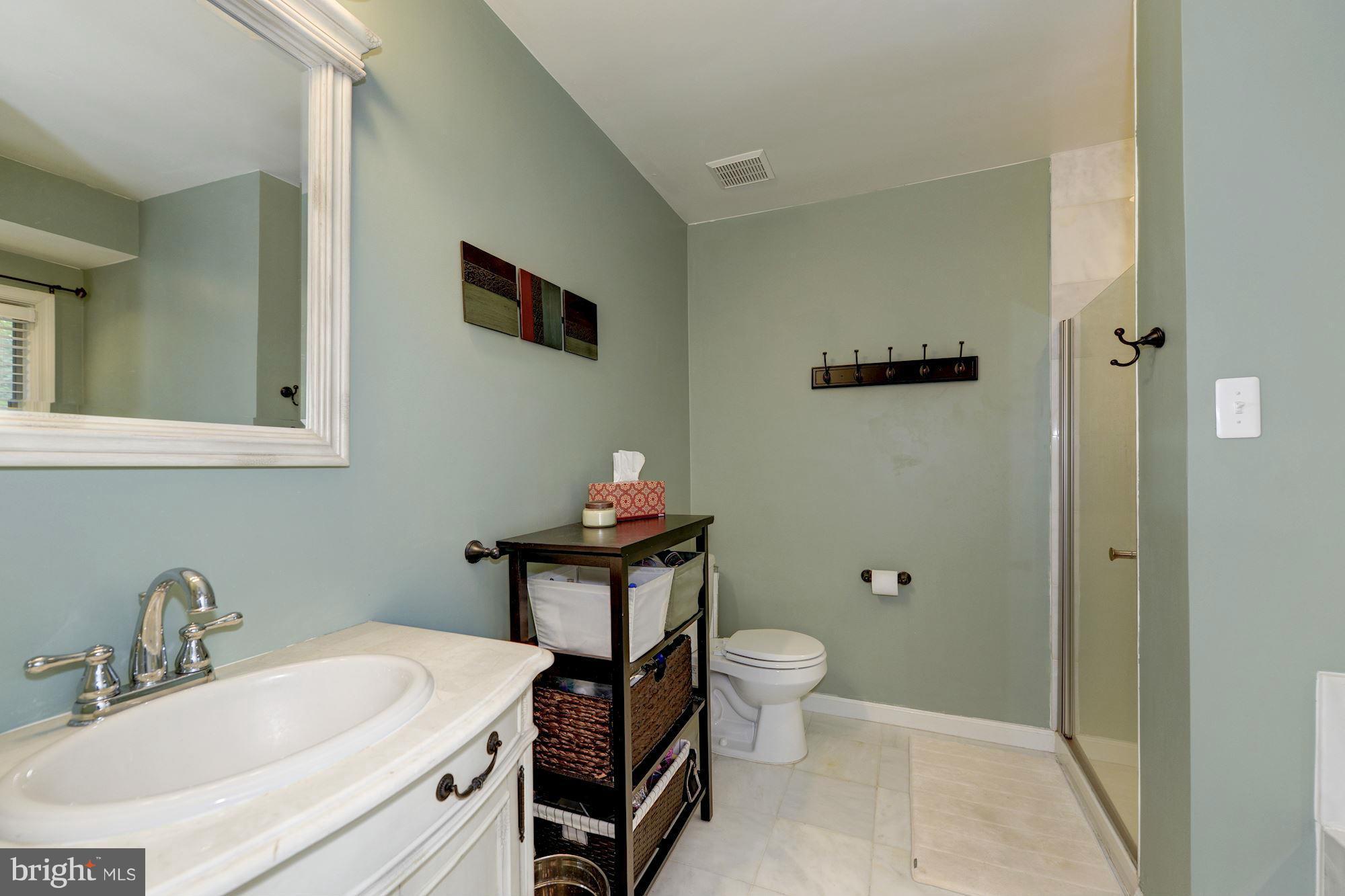 FAIR LAKES - Residential