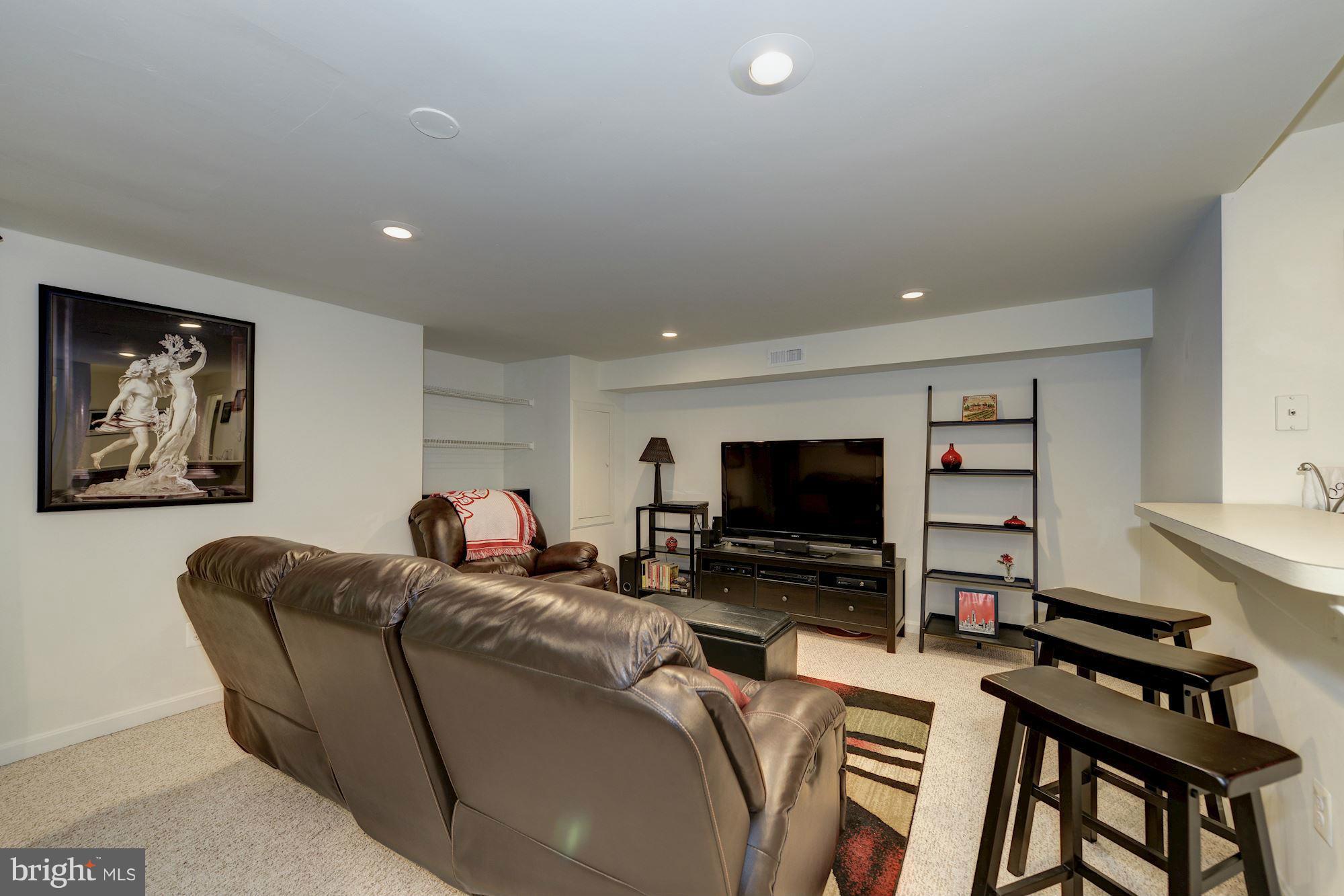 FAIR LAKES - Residential