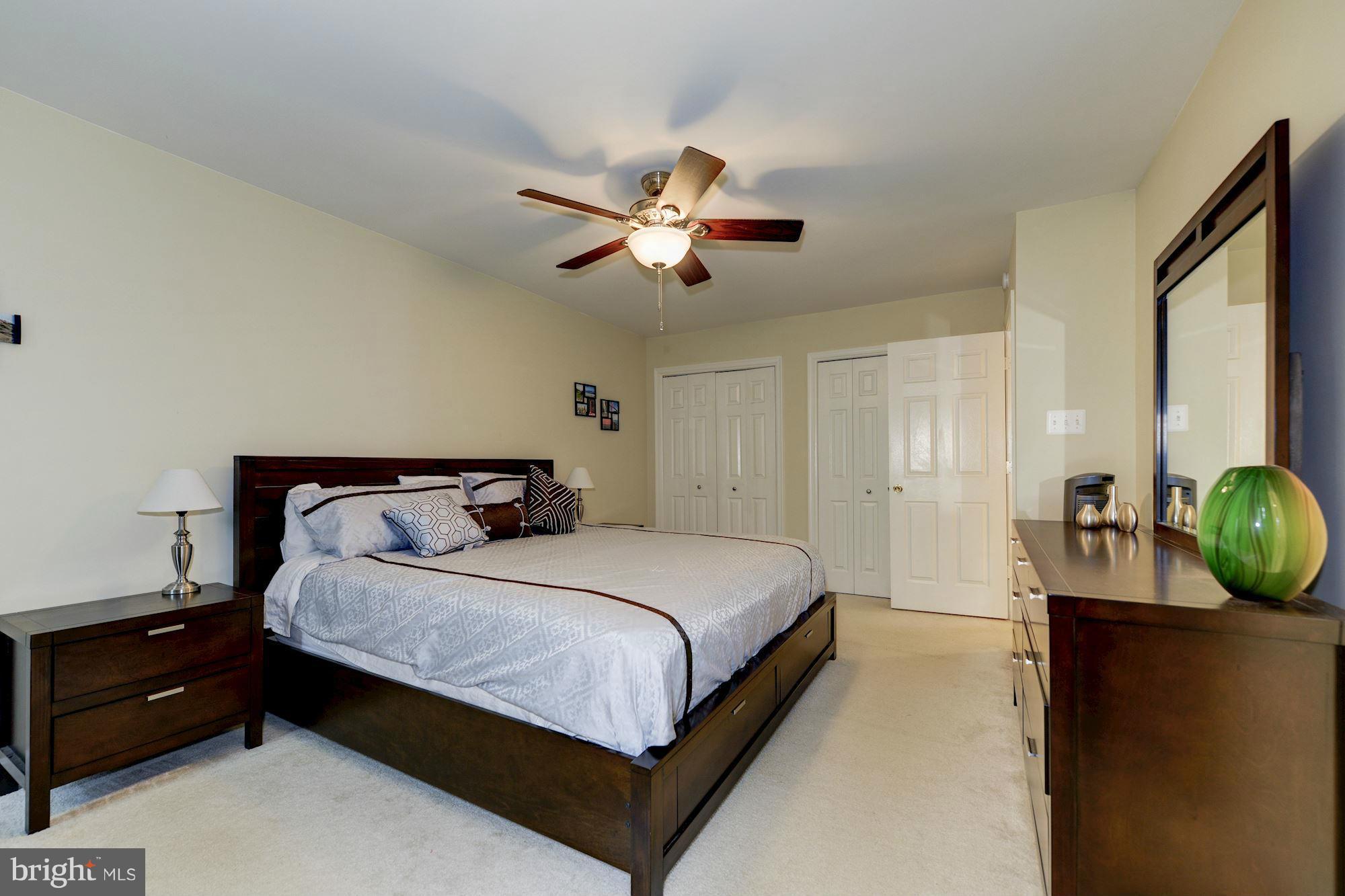 FAIR LAKES - Residential