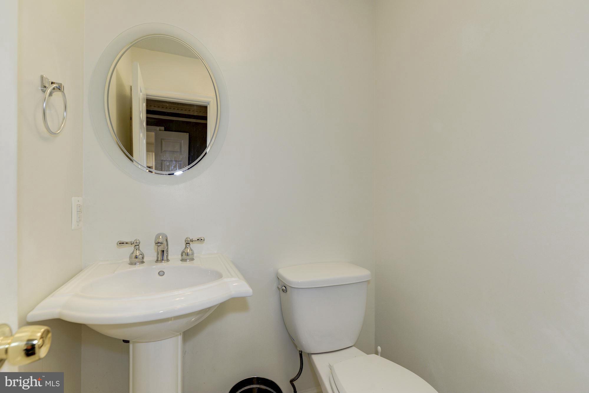 FAIR LAKES - Residential