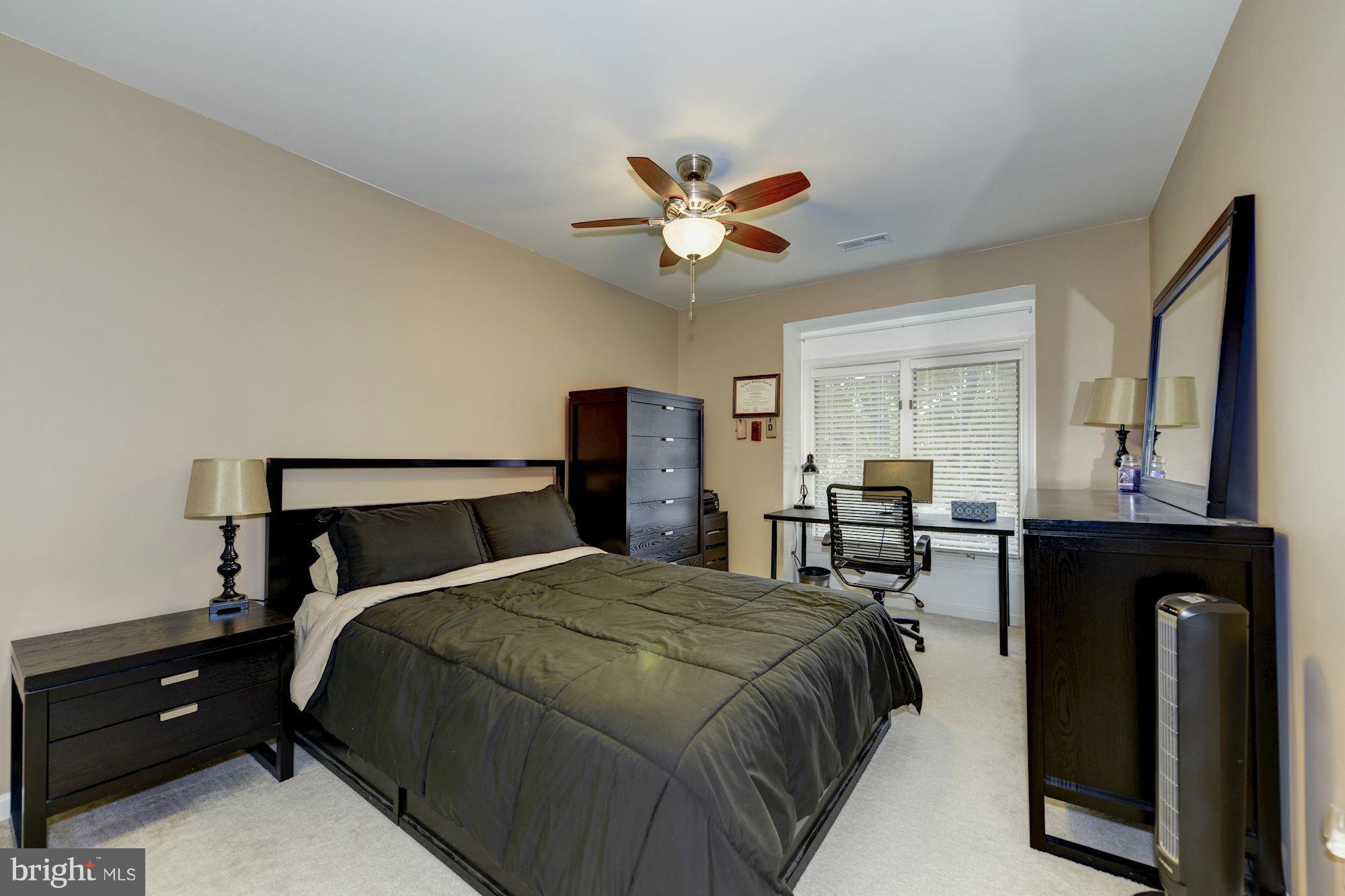 FAIR LAKES - Residential