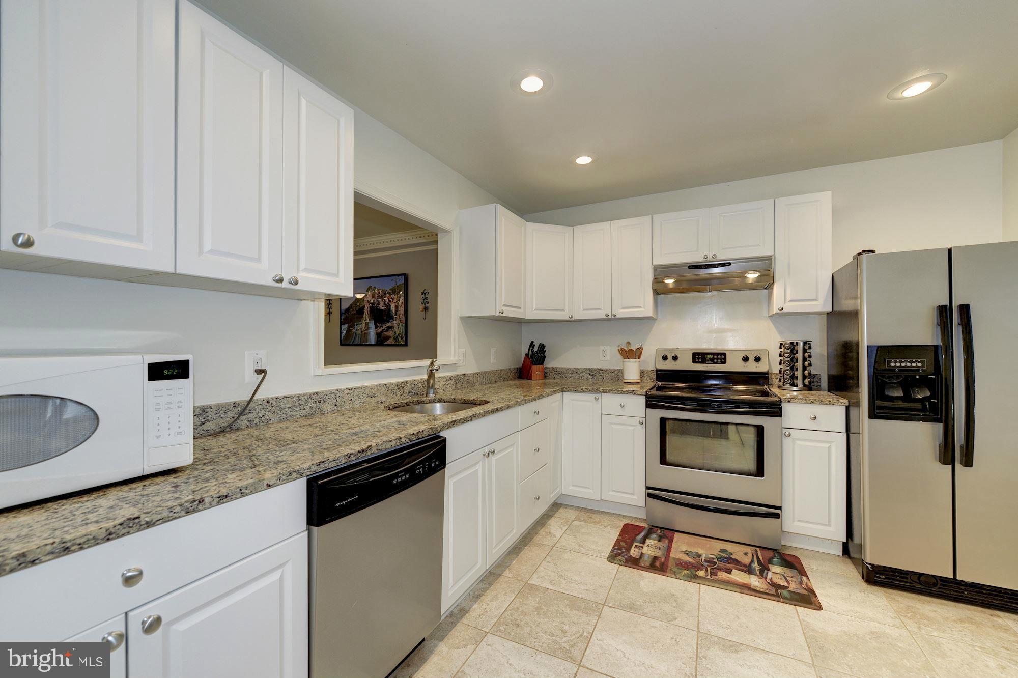 FAIR LAKES - Residential