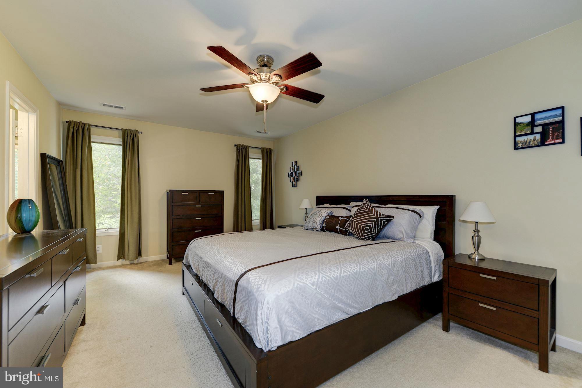 FAIR LAKES - Residential