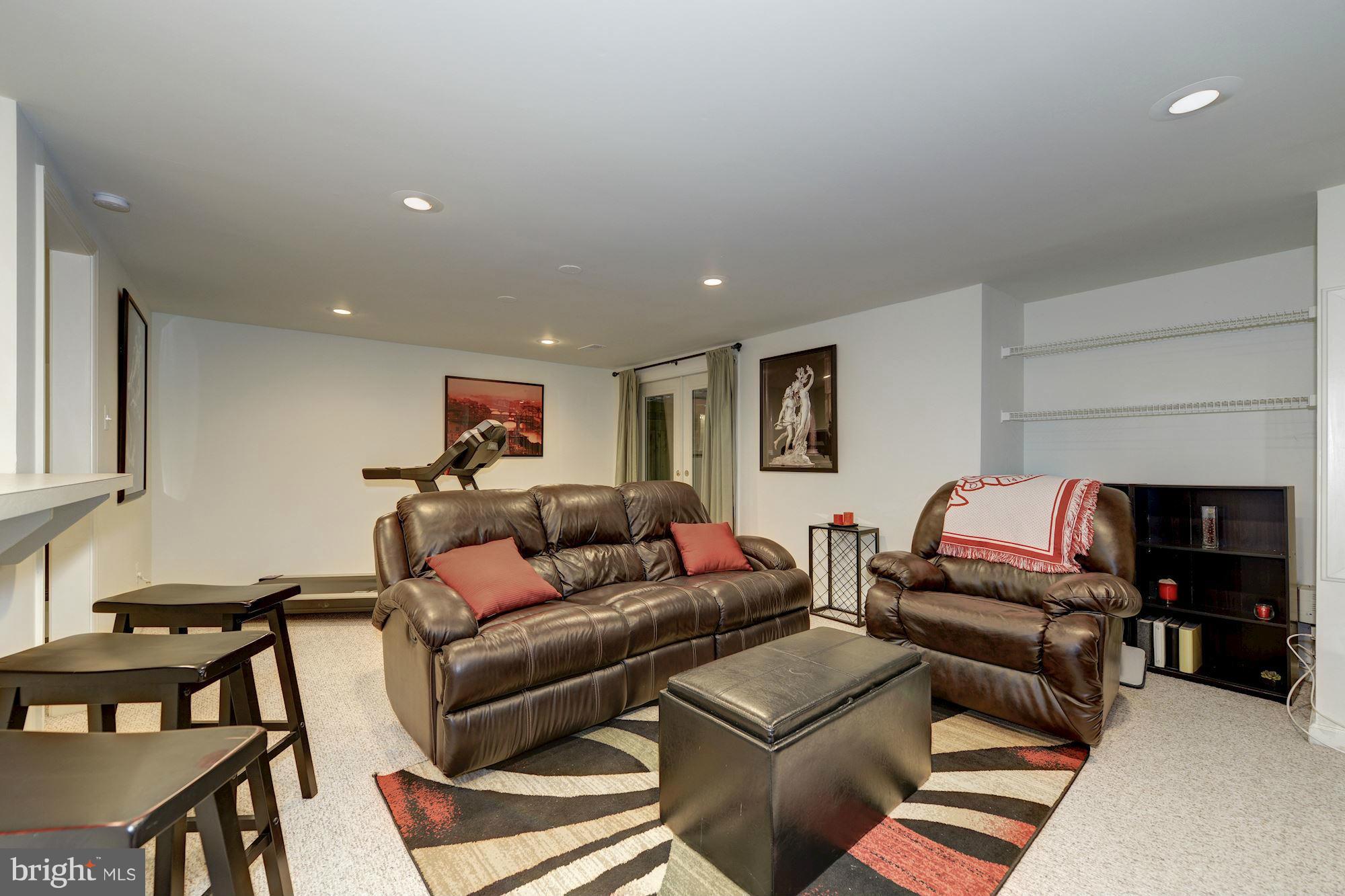 FAIR LAKES - Residential