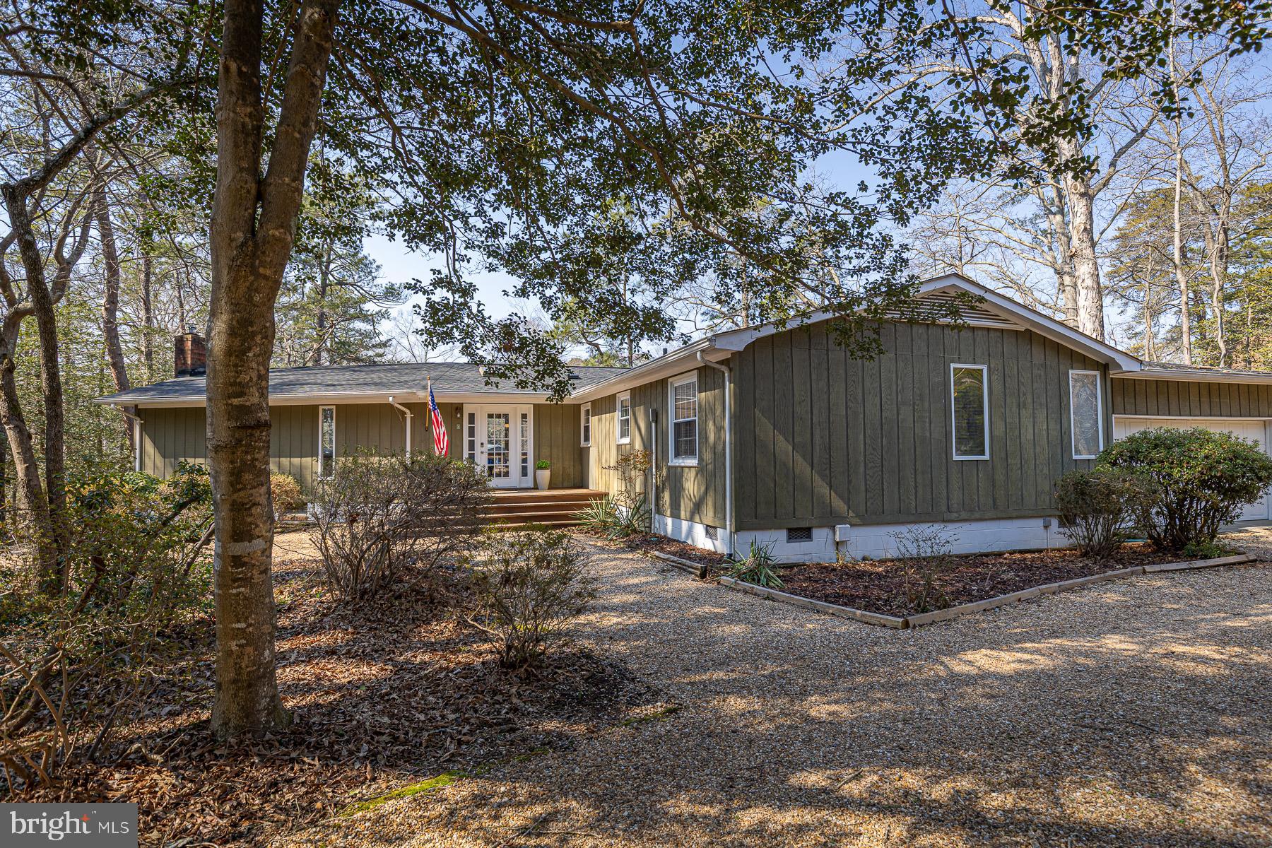 SHERWOOD FOREST SHORES - Residential