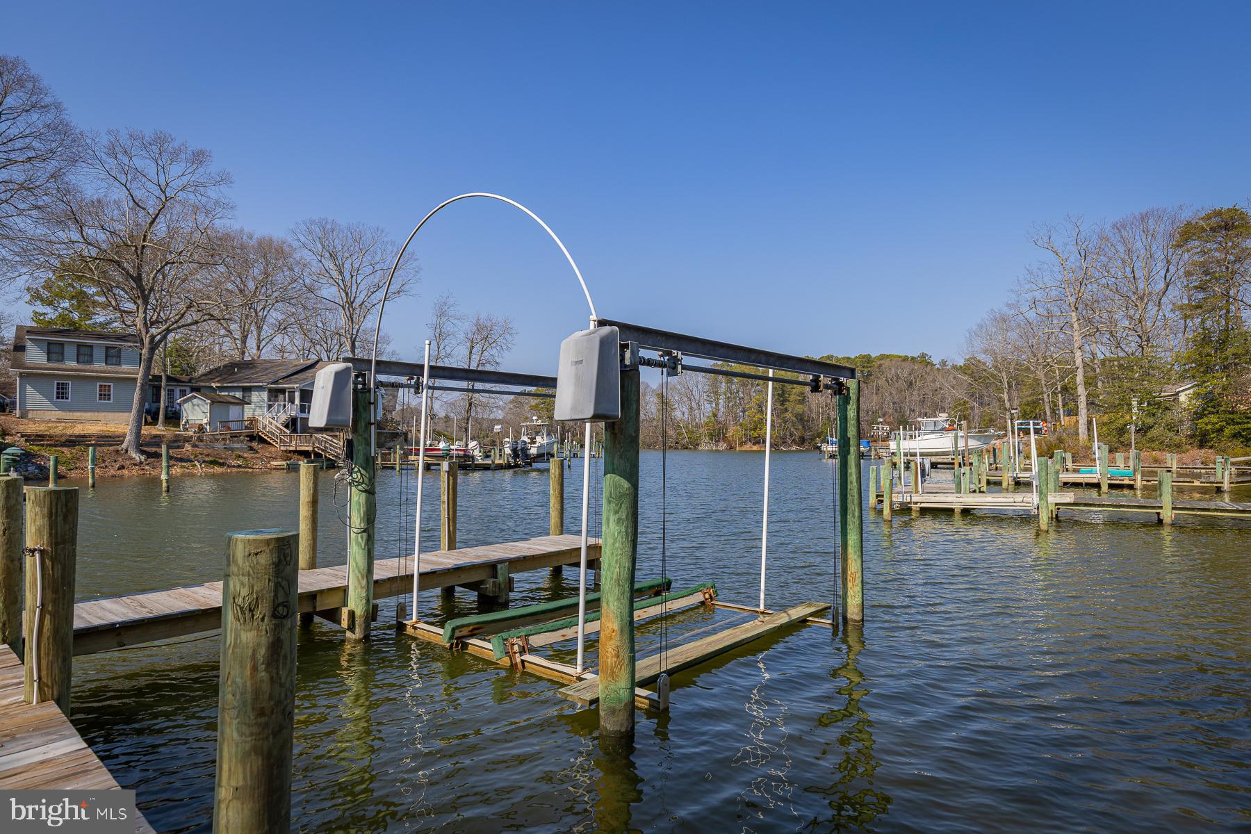 SHERWOOD FOREST SHORES - Residential