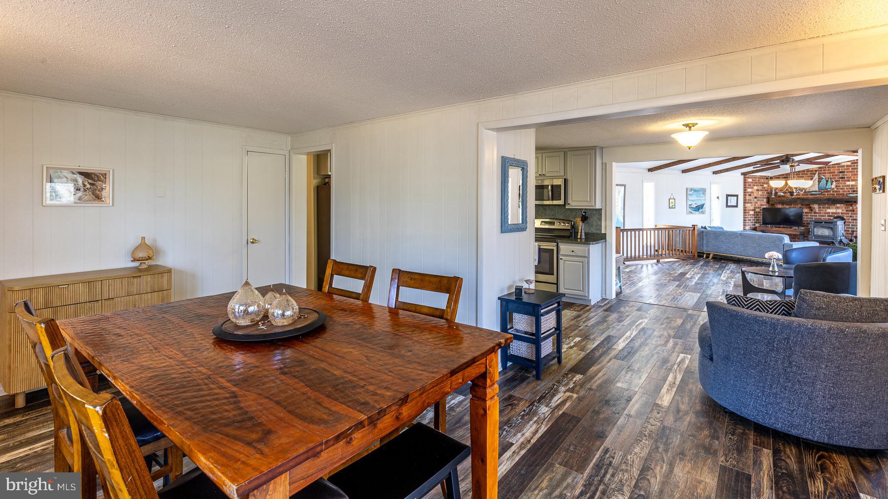 SHERWOOD FOREST SHORES - Residential