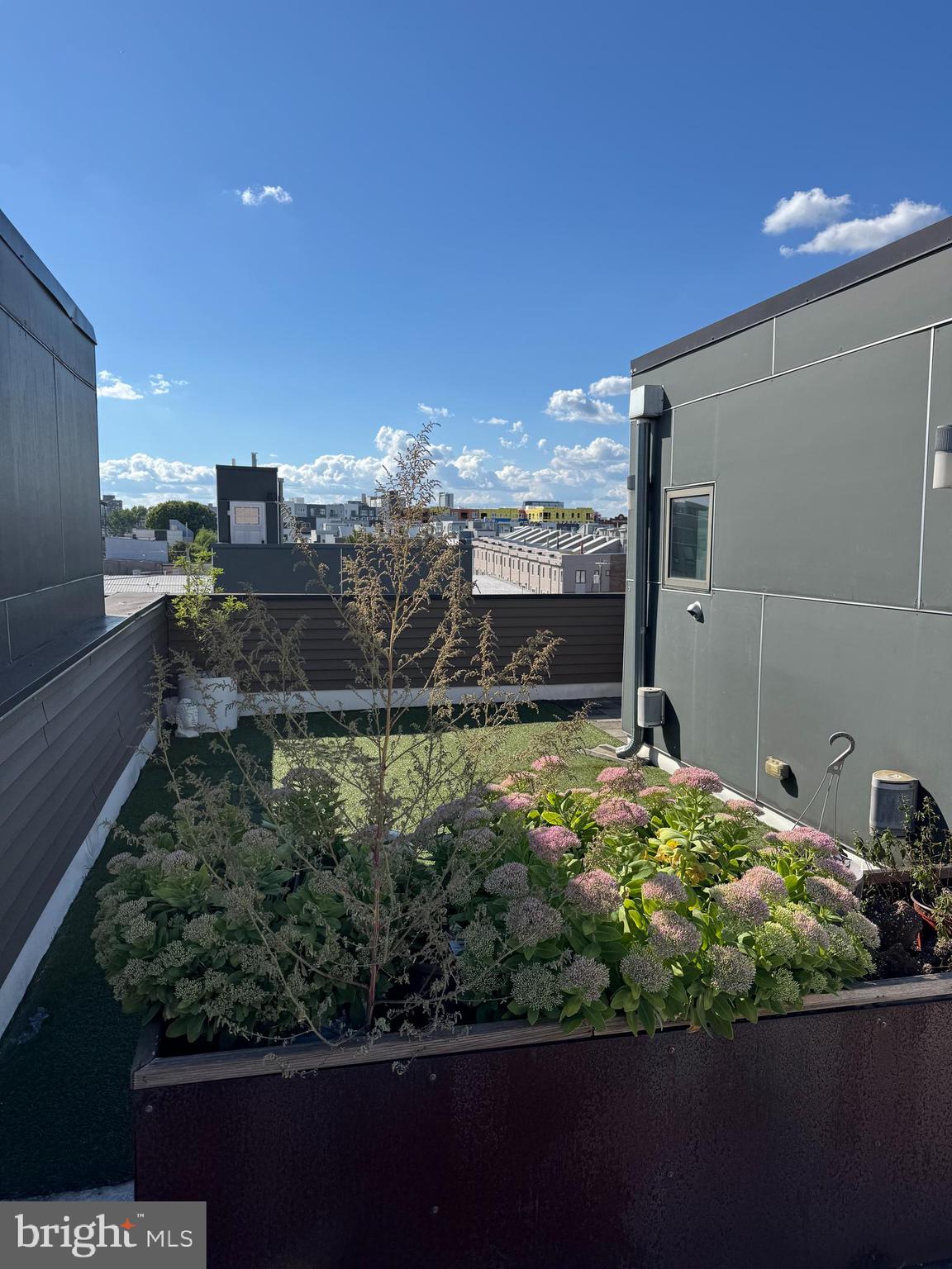 OLDE KENSINGTON - Residential