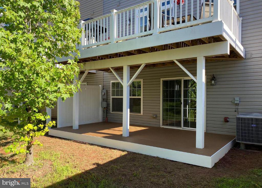 8937 ENGLEWOOD FARMS DRIVE