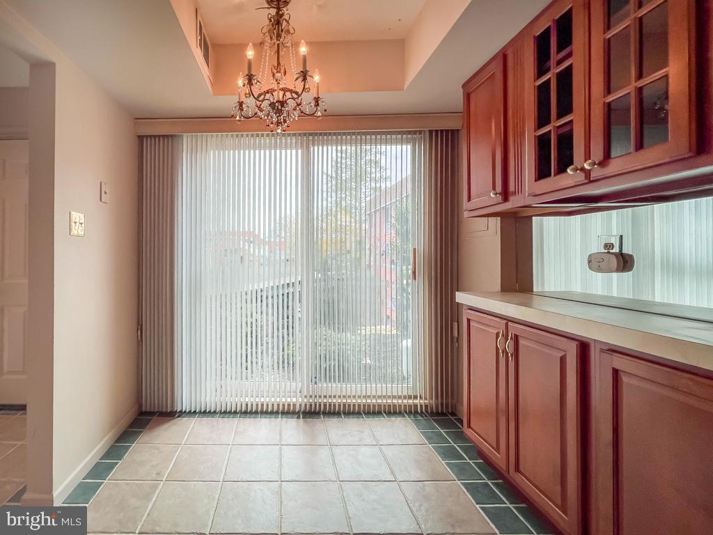 YORKTOWN - Residential