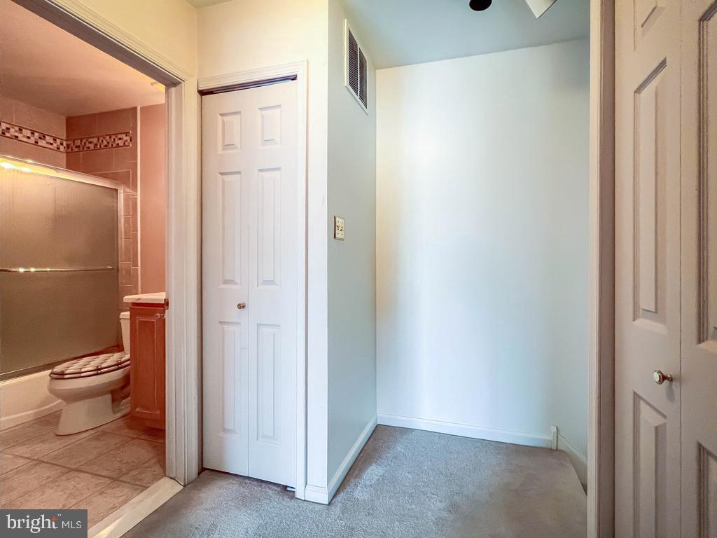 YORKTOWN - Residential