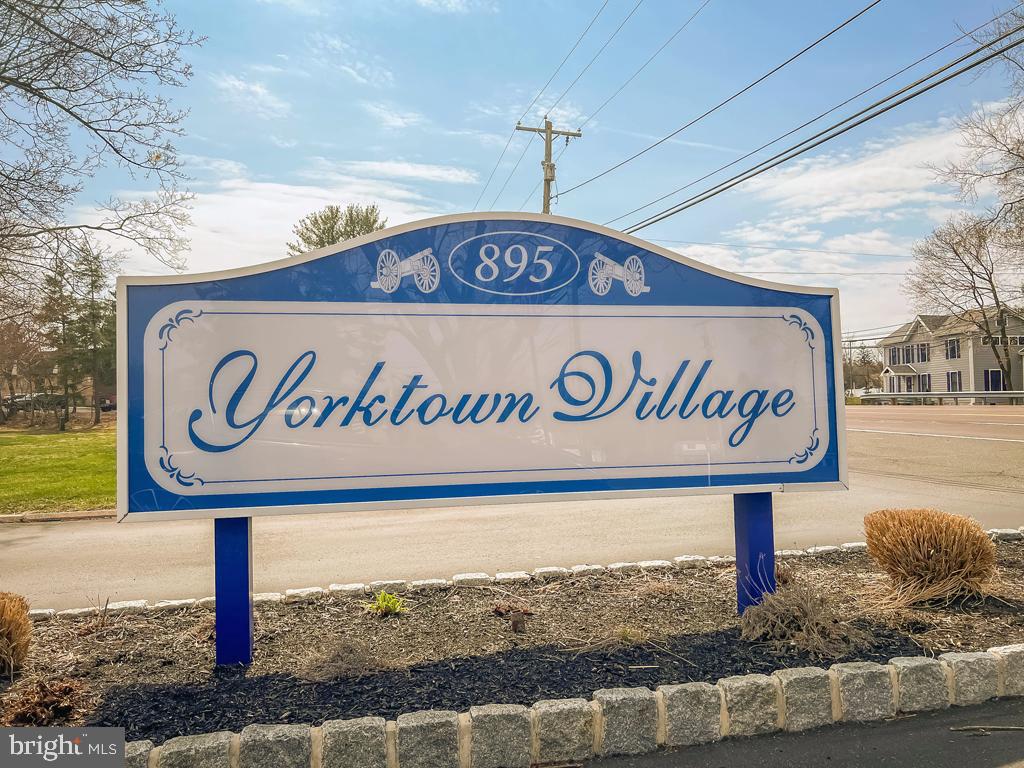 YORKTOWN - Residential