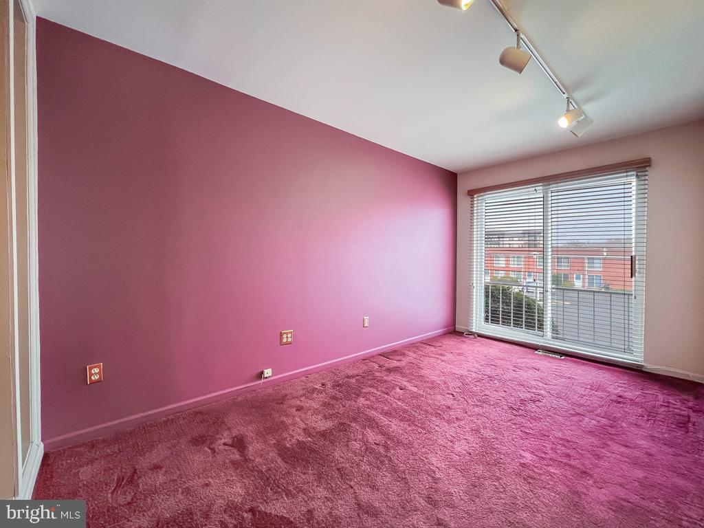 YORKTOWN - Residential