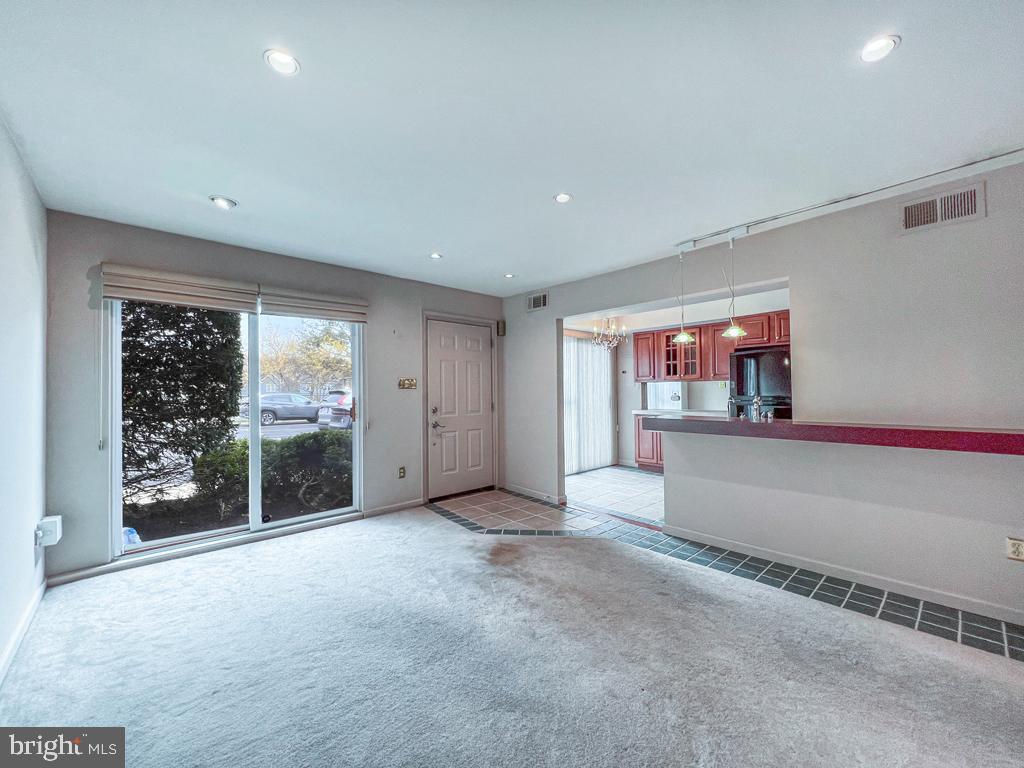 YORKTOWN - Residential