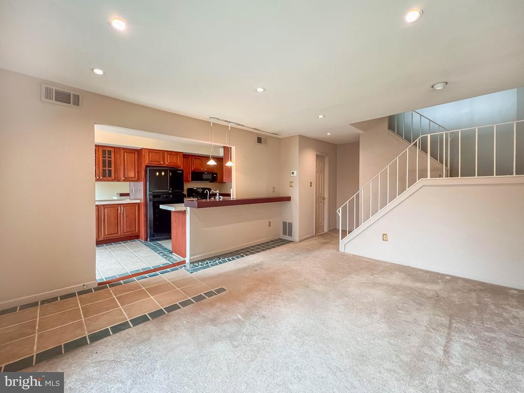 YORKTOWN - Residential