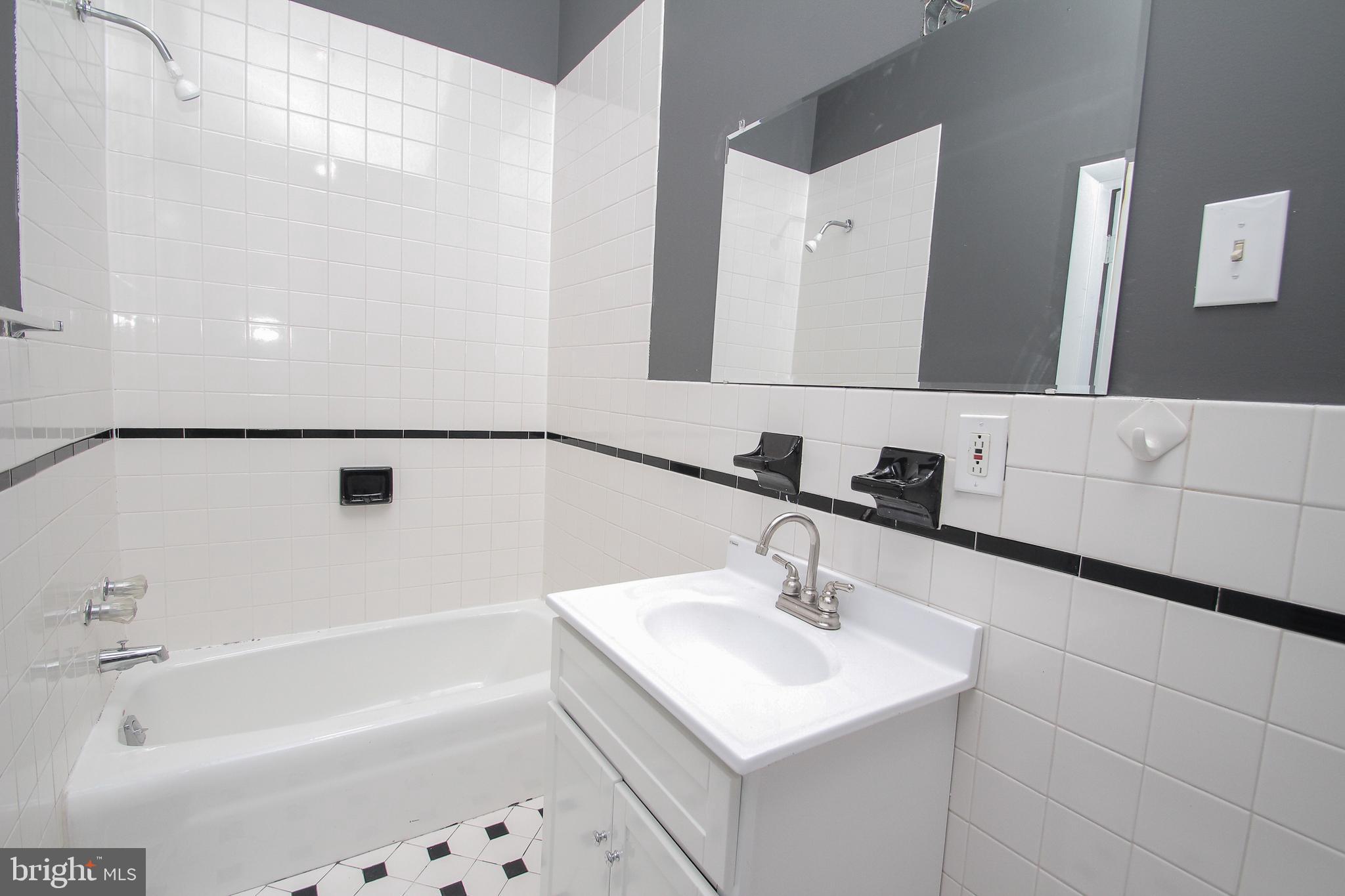 GRADUATE HOSPITAL - Residential Lease