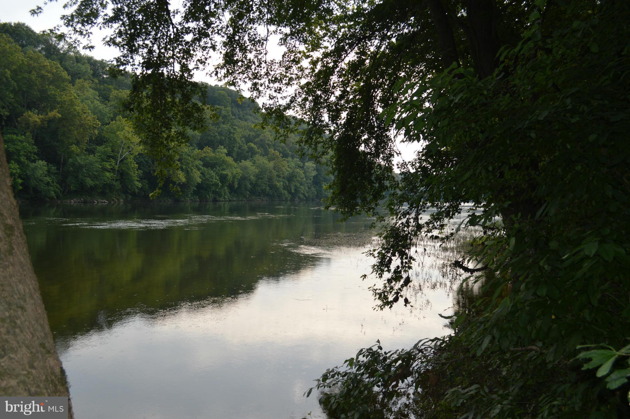 STEAMBOAT RUN - Land