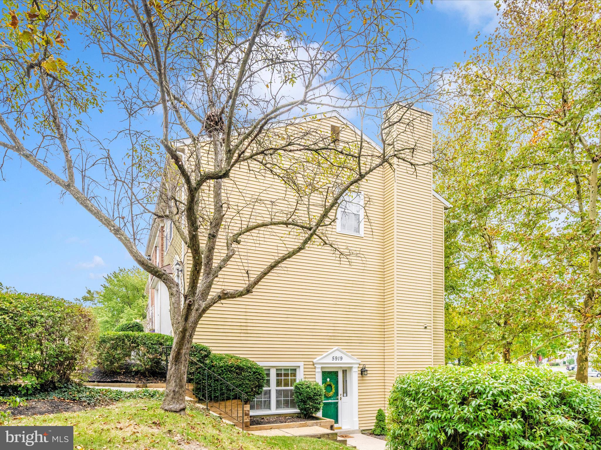 5919 ROWANBERRY DRIVE ER 52