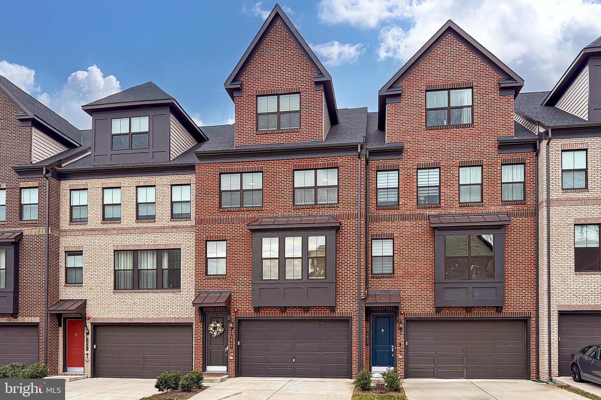 THE TOWNS AT PENDER OAKS - Residential