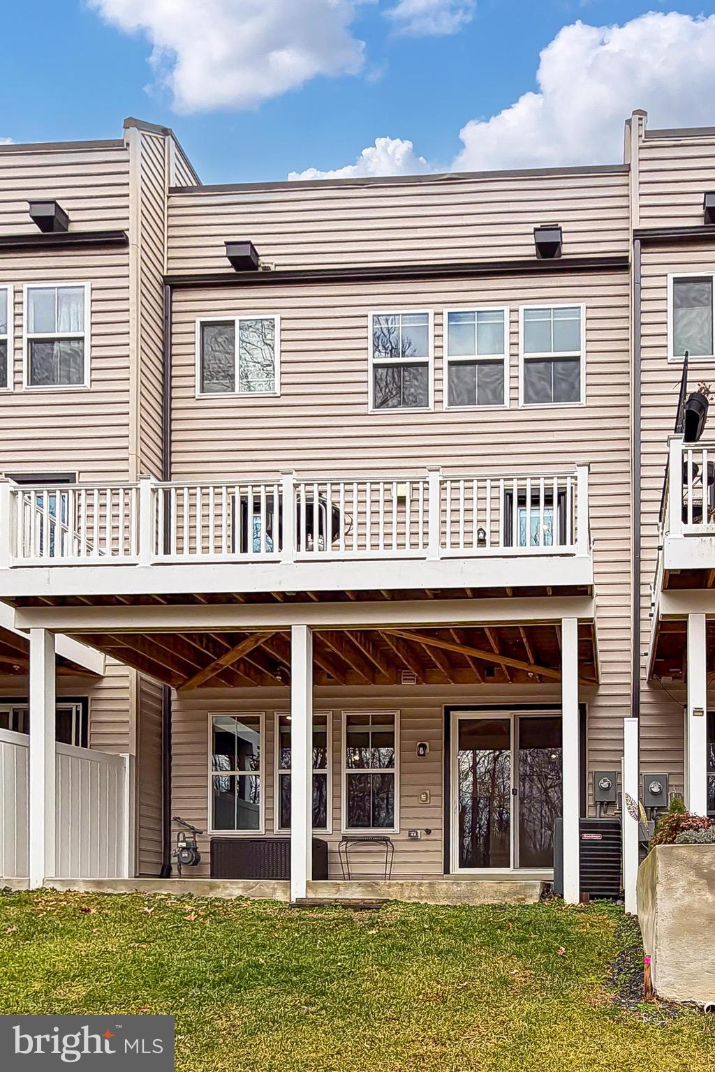 THE TOWNS AT PENDER OAKS - Residential