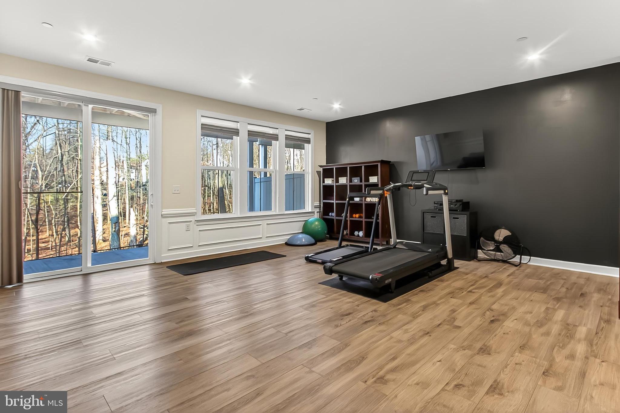 THE TOWNS AT PENDER OAKS - Residential