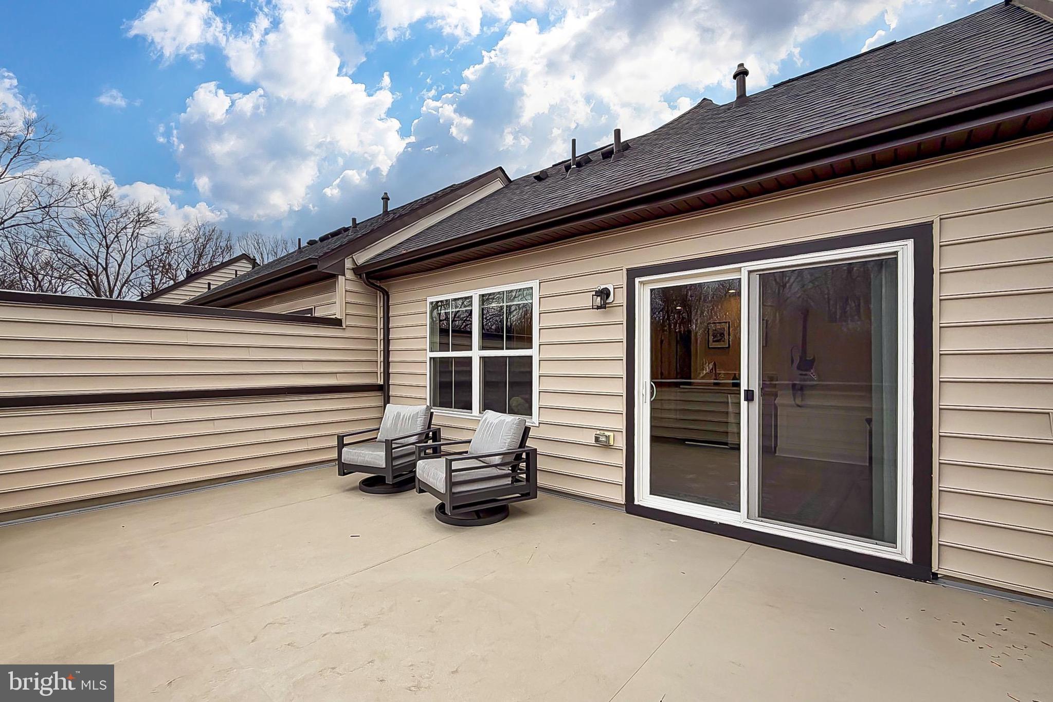 THE TOWNS AT PENDER OAKS - Residential