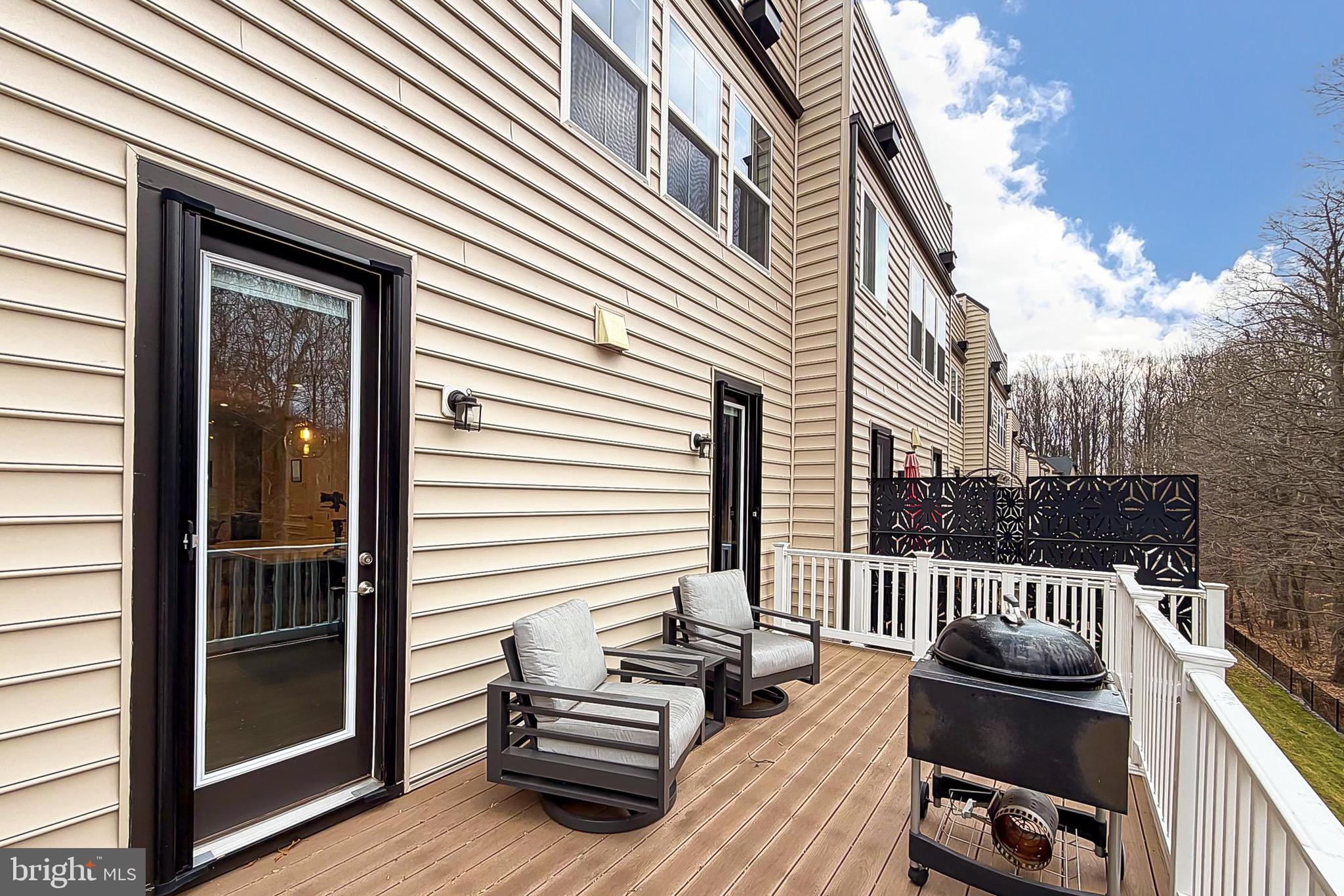 THE TOWNS AT PENDER OAKS - Residential