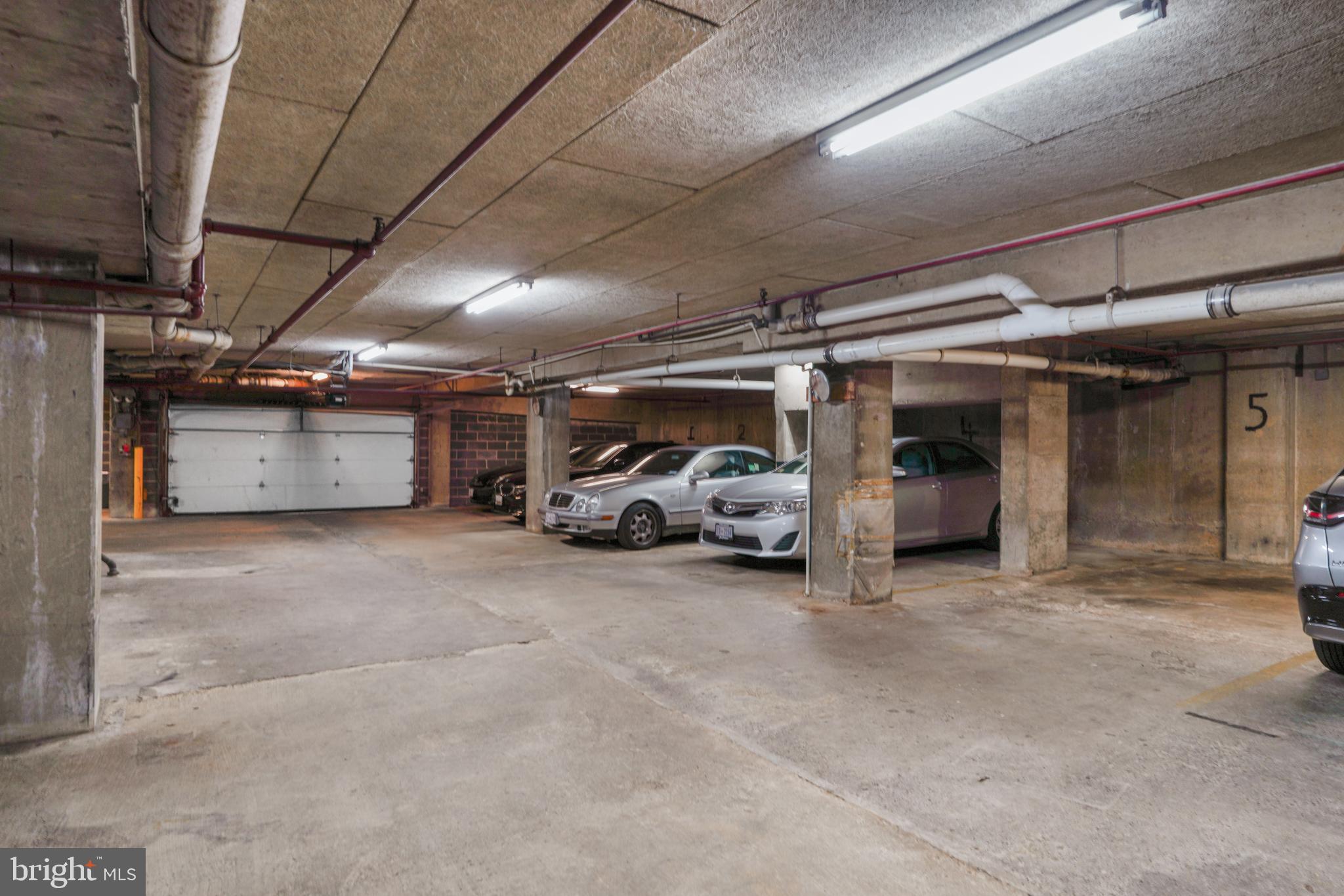 1800 R STREET NW 206