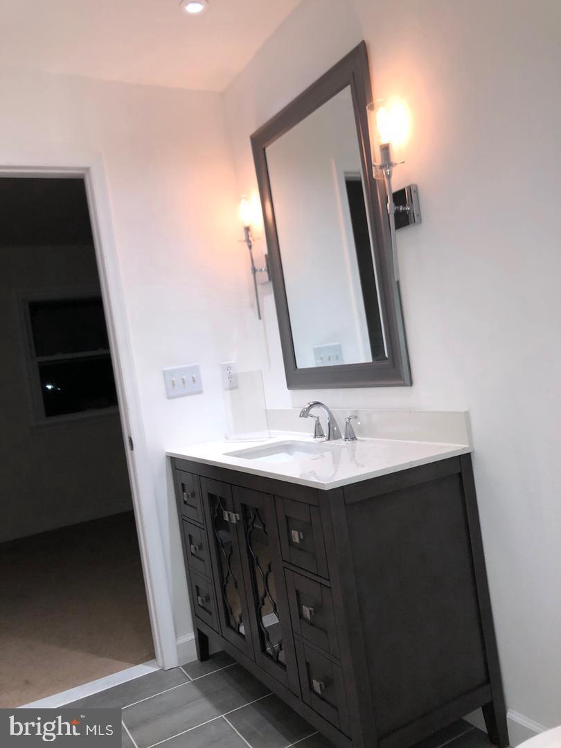 WILLIAMSTOWN - Residential