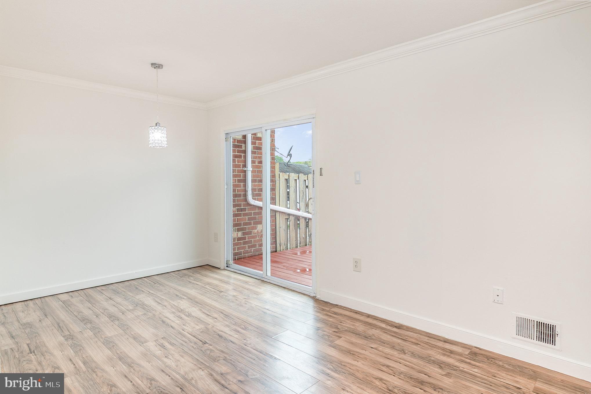 WILLIAMSTOWN - Residential